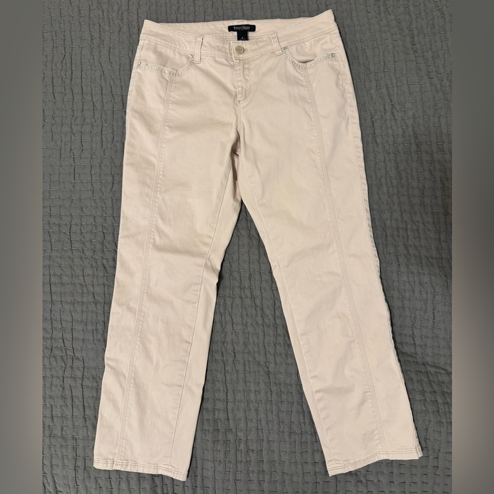 Women’s White House Black Market Cream Casual Pants size 6